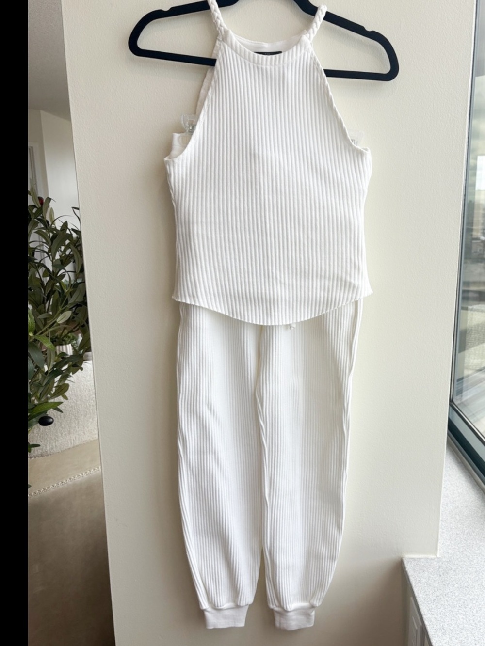 The Range Ribbed Halter Tank & Jogger Set - White